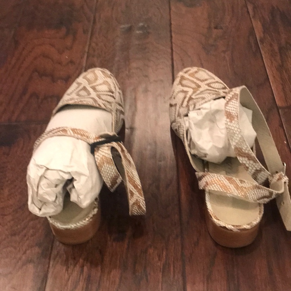 Matisse Half Moon Natural Snake Loafer - Picture 7 of 8